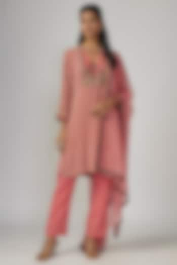 Coral Crepe Sequins Work & Embellished Kurta Set by Sandhya Shah at Pernia's Pop Up Shop