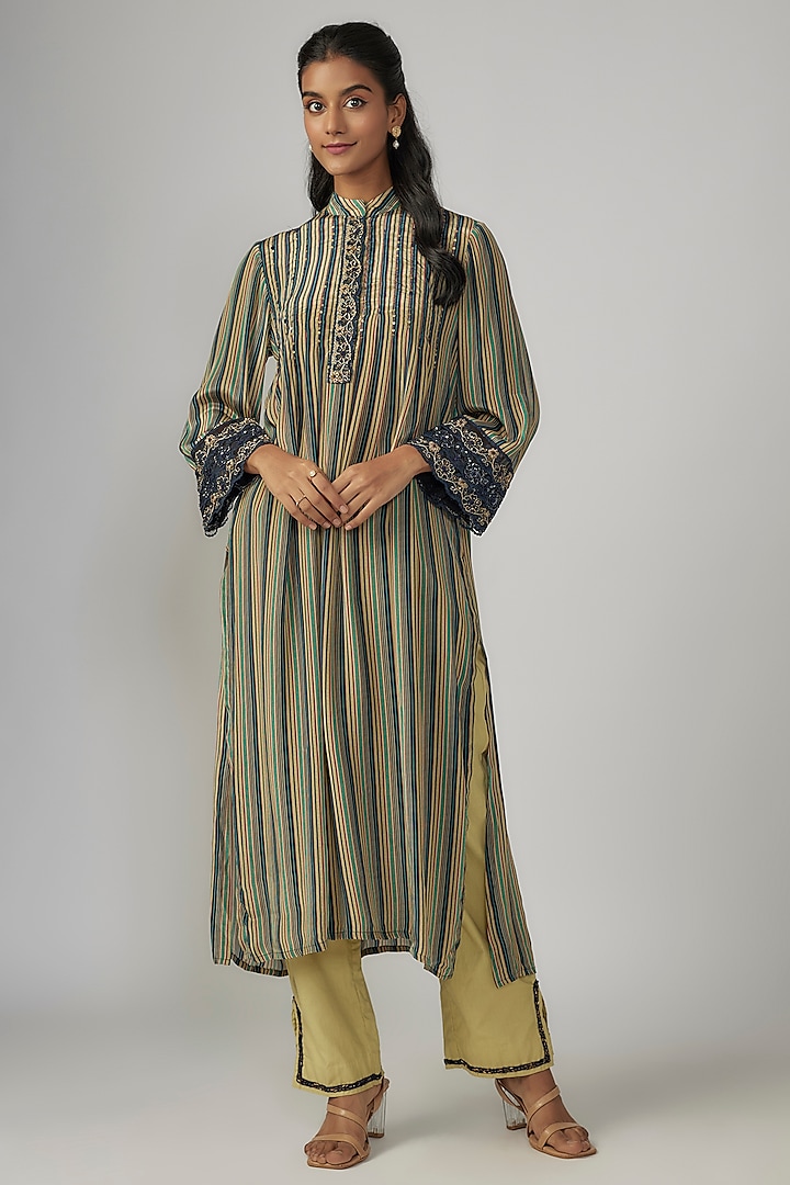 Green Crepe Stripe Printed & Tikki Embroidered Kurta Set by Sandhya Shah at Pernia's Pop Up Shop