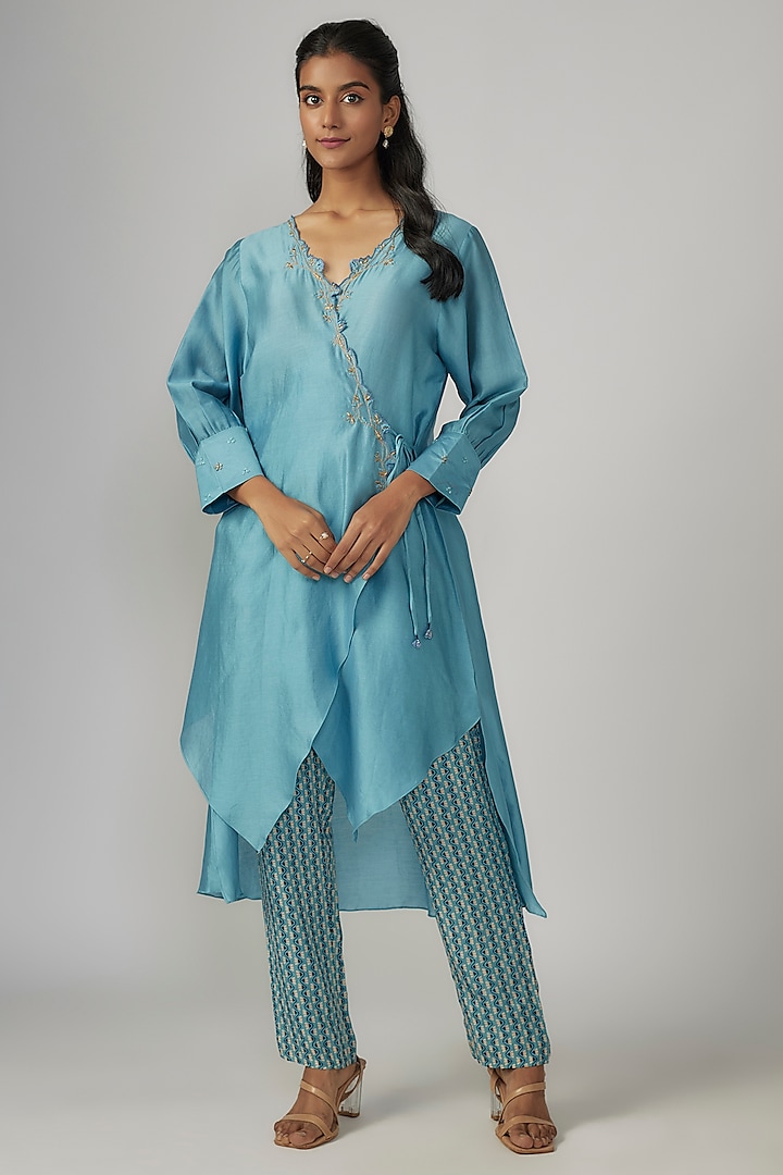 Blue Chanderi Embroidered Asymmetric Kurta Set by Sandhya Shah at Pernia's Pop Up Shop