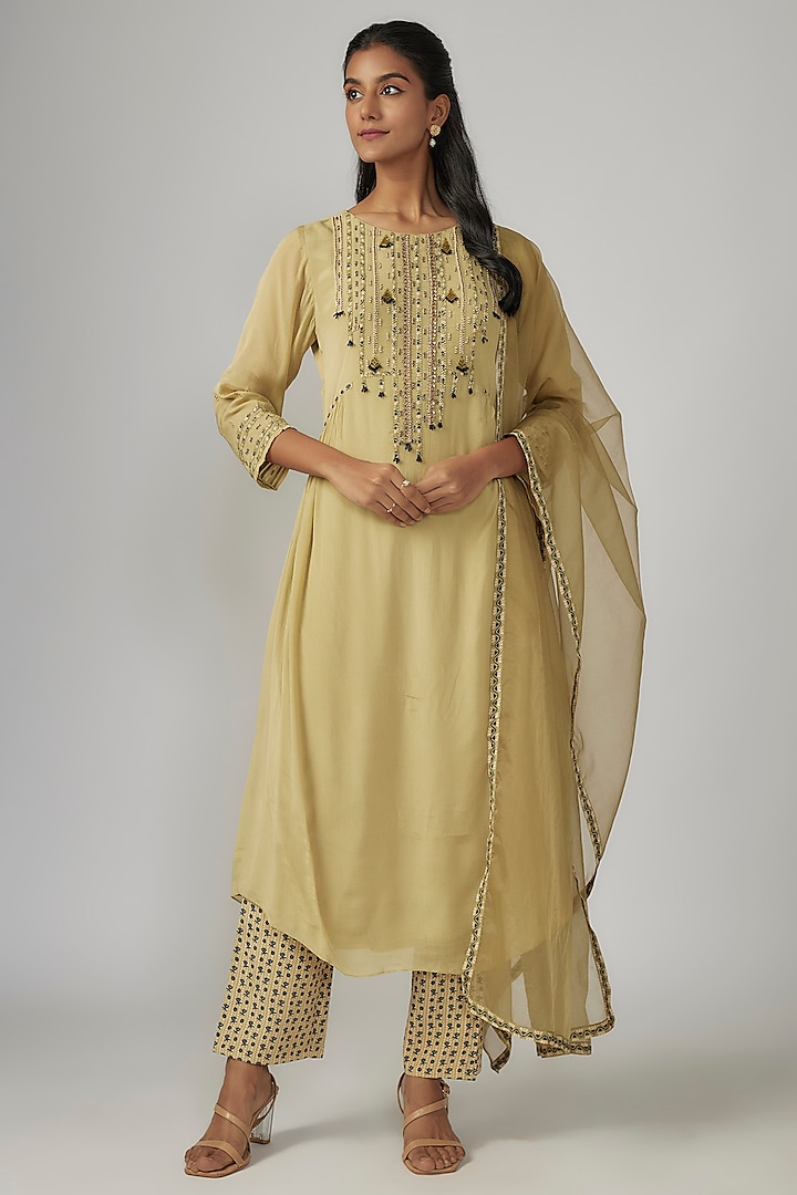 Green Wrinkle Chinon Bead Embroidered Asymmetric Kurta Set by Sandhya Shah at Pernia's Pop Up Shop