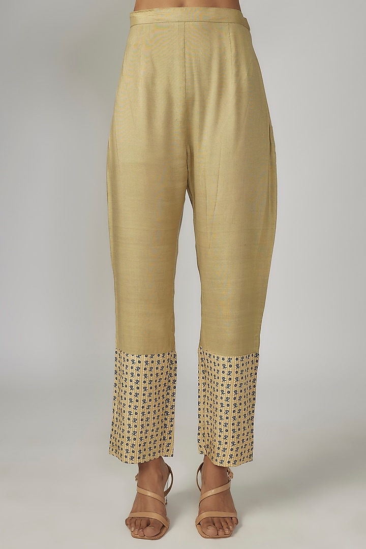 Green Wrinkle Chinon Bead Embroidered Asymmetric Kurta Set by Sandhya Shah at Pernia's Pop Up Shop