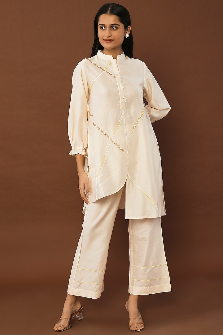 Off-White Chanderi Embroidered Pant Set by Sandhya Shah