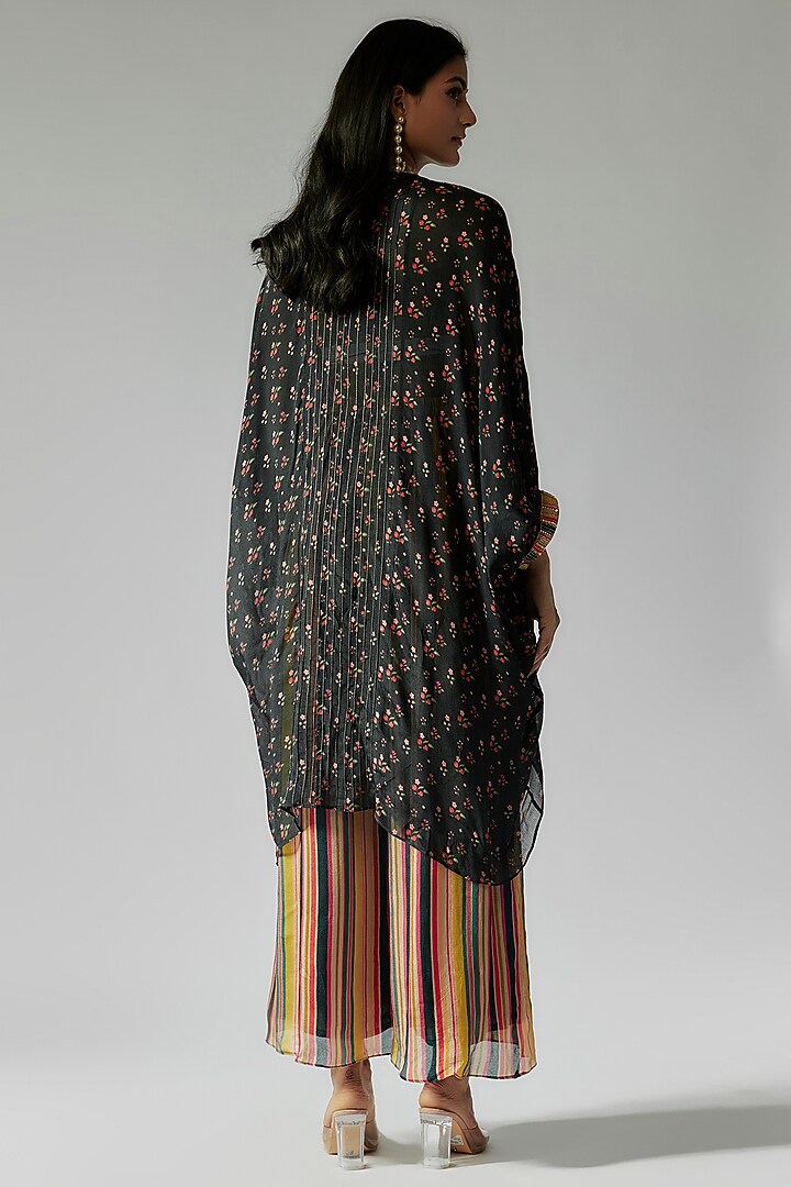 Deep Green Wrinkle Chiffon Hand Embroidered Kaftan Kurta Set by Sandhya Shah at Pernia's Pop Up Shop