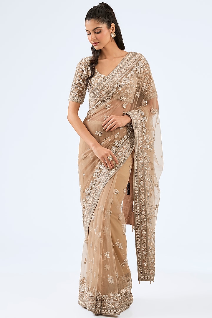 Beige Tulle Cutdana & Resham Embroidered Reception Saree Set by Pallavi Poddar (India) at Pernia's Pop Up Shop