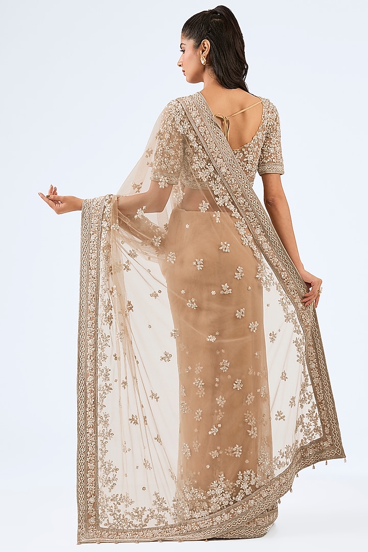 Beige Tulle Cutdana & Resham Embroidered Reception Saree Set by Pallavi Poddar (India) at Pernia's Pop Up Shop