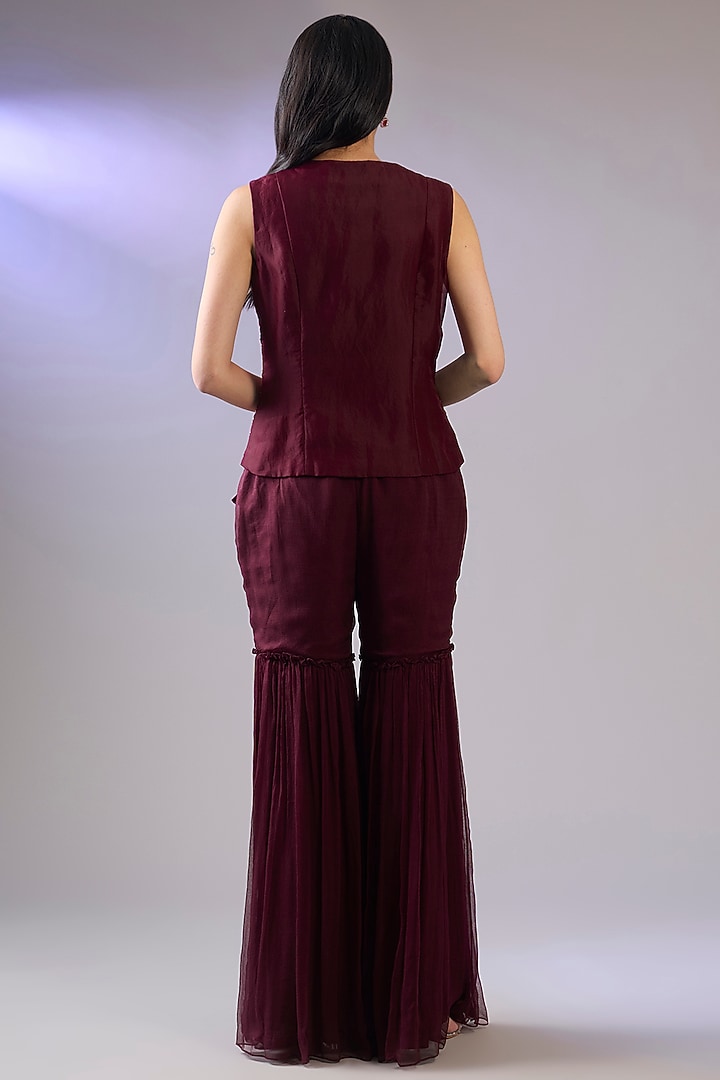Wine Organza & Chiffon Embroidered Cape Set by Pallavi Poddar (India) at Pernia's Pop Up Shop