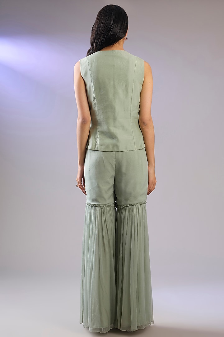 Green Organza & Chiffon Embroidered Cape Set by Pallavi Poddar (India) at Pernia's Pop Up Shop
