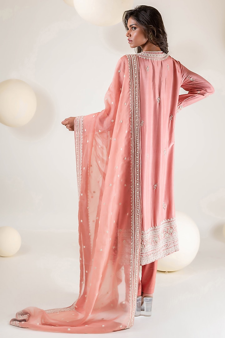 Onion Pink Dupion Aari & Zardosi Embroidered Kurta Set by Pallavi Poddar (India) at Pernia's Pop Up Shop