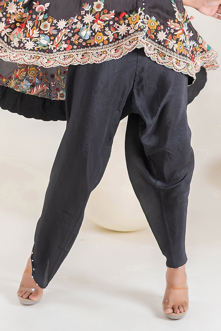 Black Dupion Floral Resham & Zardosi Embroidered Cape Set by Pallavi Poddar (India) at Pernia's Pop Up Shop