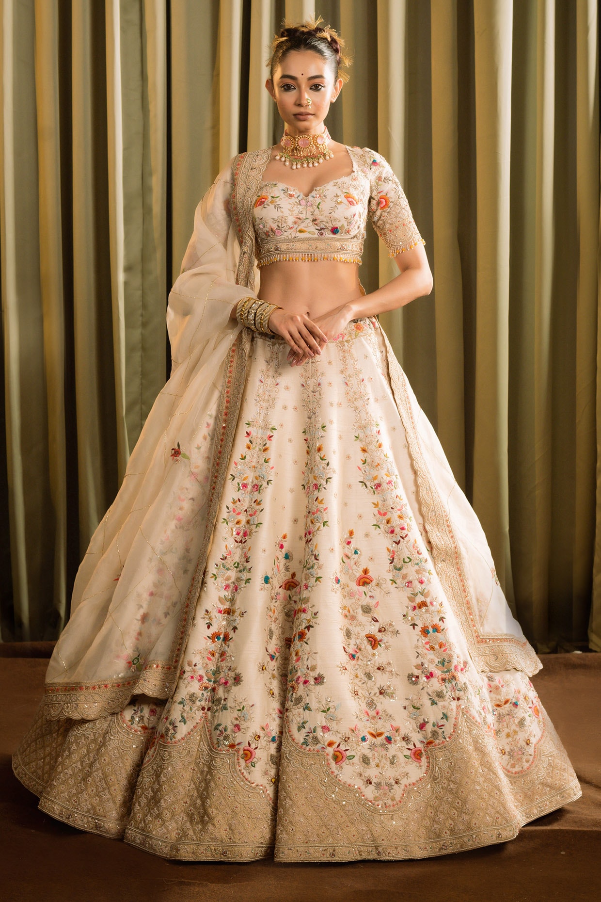 Hand work bridal lehenga hotsell