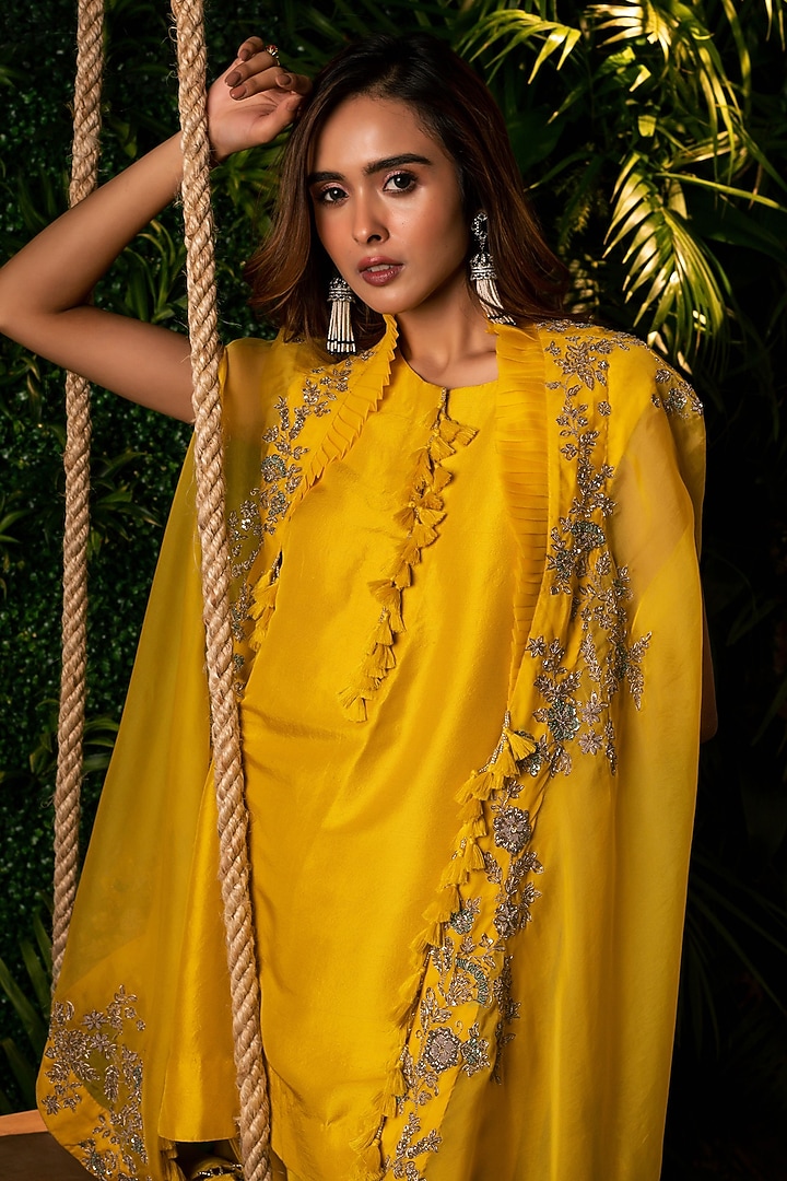 Yellow Organza Embroidered Cape Set by Pallavi Poddar (India) at Pernia's Pop Up Shop