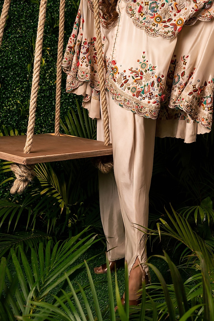 Ivory Dupion Embroidered Cape Set by Pallavi Poddar (India) at Pernia's Pop Up Shop