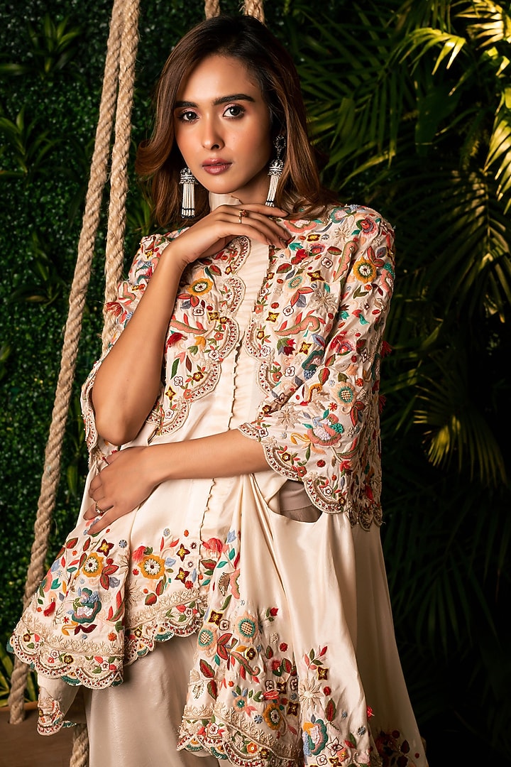Ivory Dupion Embroidered Cape Set by Pallavi Poddar (India) at Pernia's Pop Up Shop