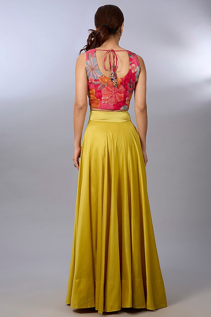 Yellow Organza Printed Cape Set by Pallavi Poddar (India) at Pernia's Pop Up Shop
