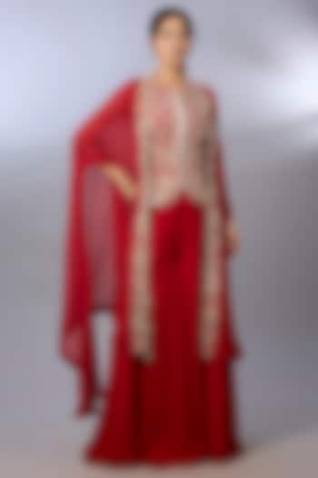 Red Organza Embroidered Cape Set by Pallavi Poddar (India) at Pernia's Pop Up Shop