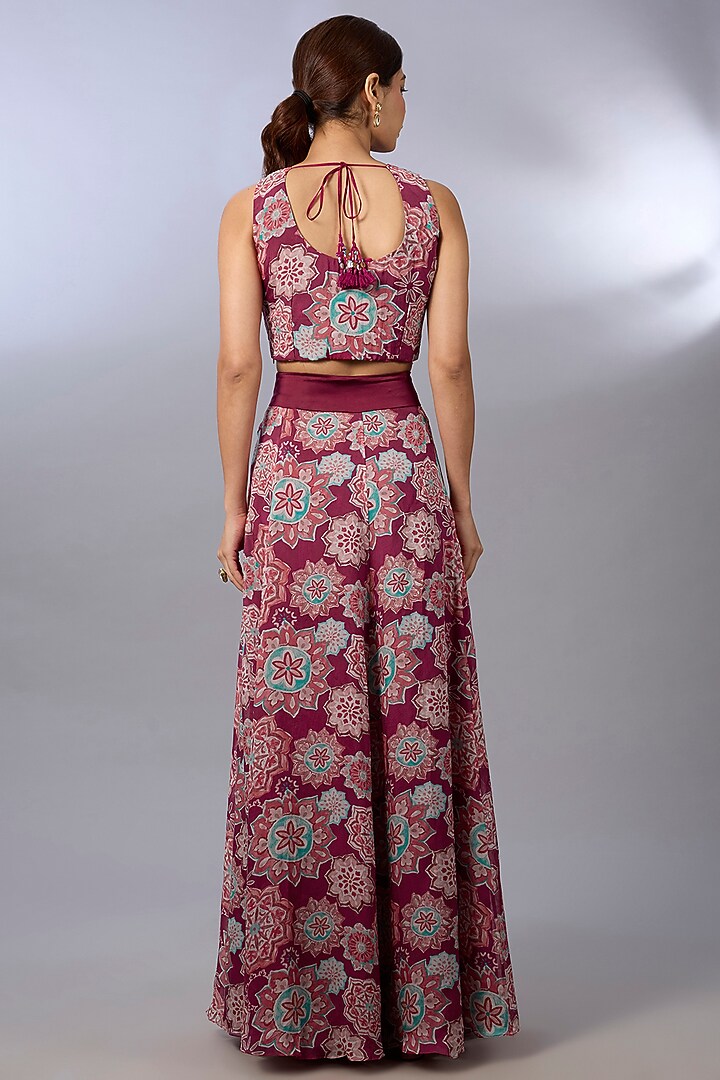 Wine Organza Printed Cape Set by Pallavi Poddar (India) at Pernia's Pop Up Shop