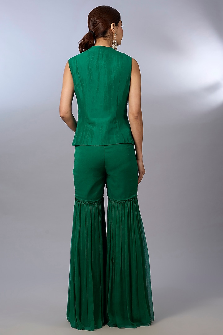 Emerald Green Organza & Chiffon Embroidered Cape Set by Pallavi Poddar (India) at Pernia's Pop Up Shop