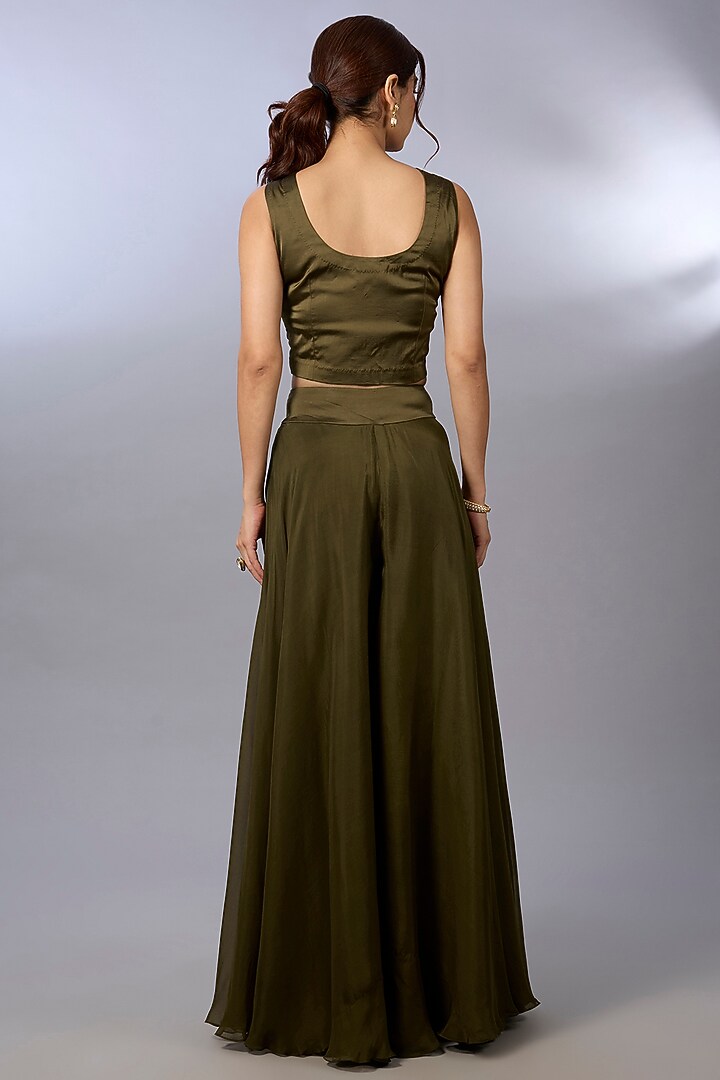 Mehendi Green Tissue Embroidered Kaftan Set by Pallavi Poddar (India) at Pernia's Pop Up Shop