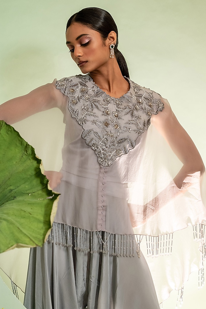 Grey Organza Satin Cutdana Embroidered Cape Set by Pallavi Poddar (India) at Pernia's Pop Up Shop
