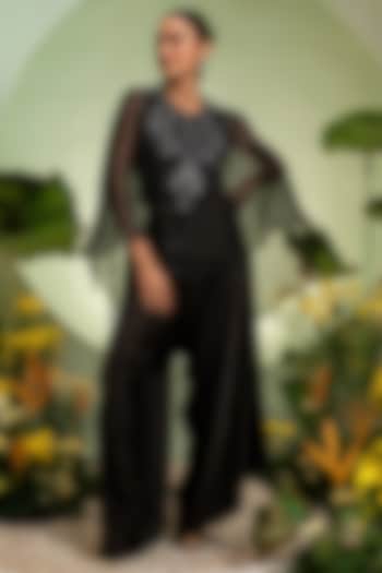 Black Organza Satin Cutdana Embroidered Cape Set by Pallavi Poddar (India) at Pernia's Pop Up Shop