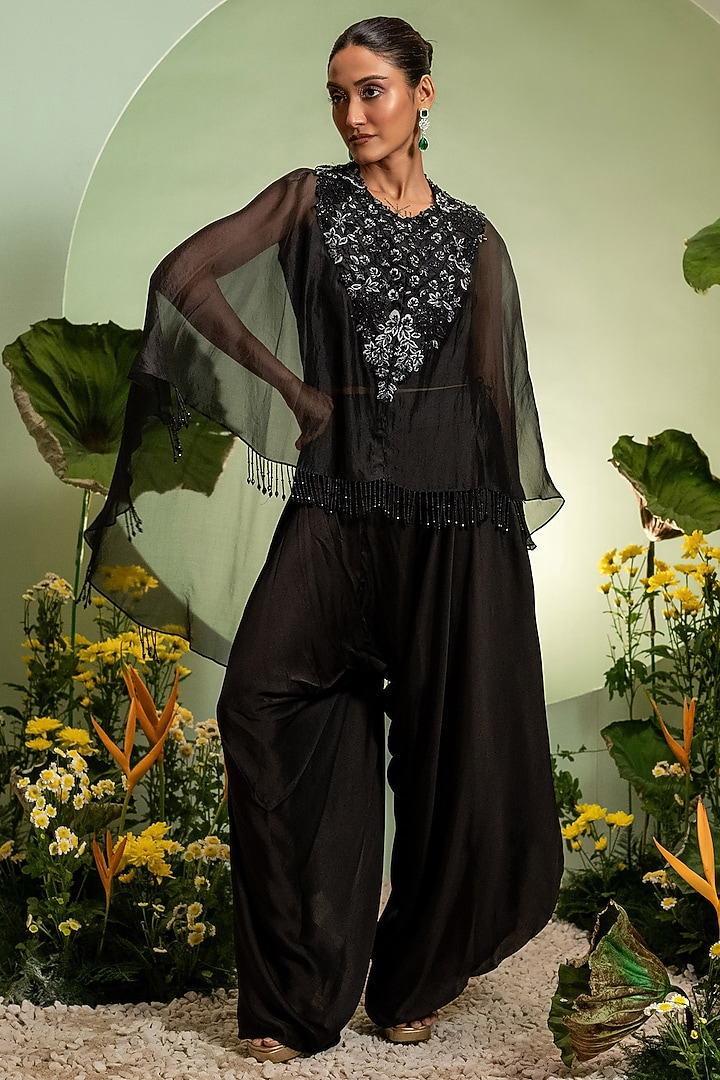 Black Organza Satin Cutdana Embroidered Cape Set by Pallavi Poddar (India) at Pernia's Pop Up Shop
