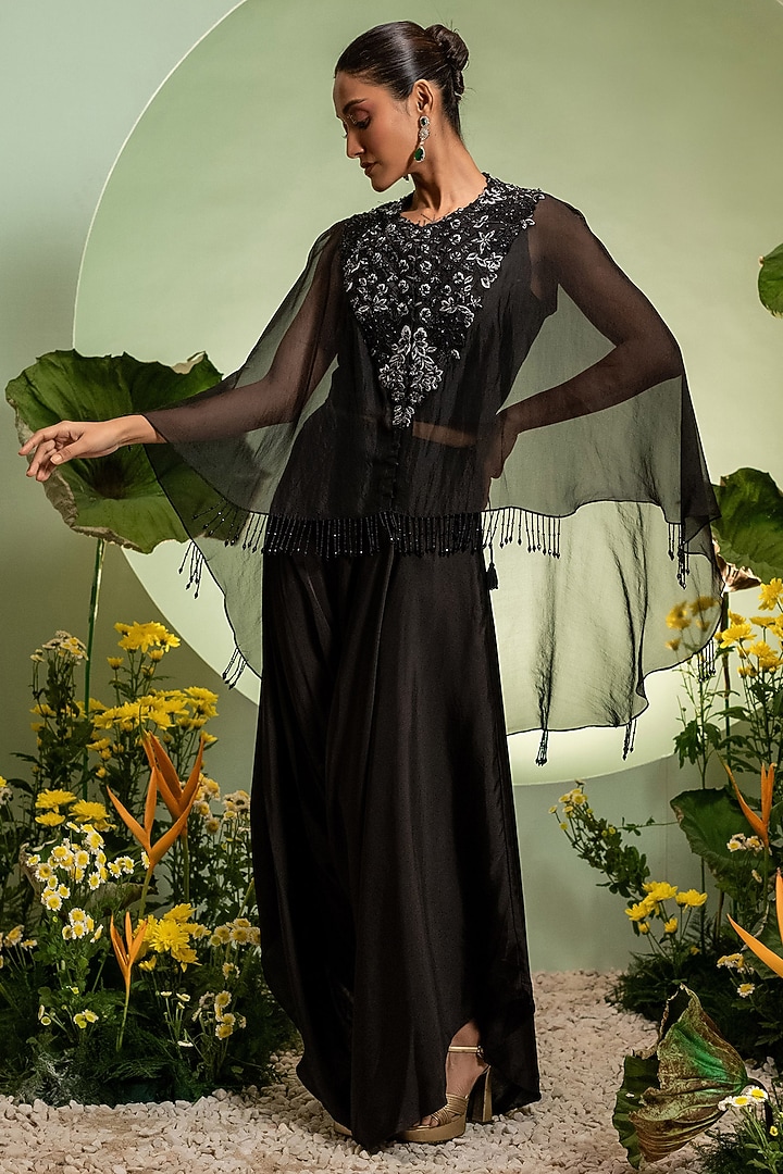 Black Organza Satin Cutdana Embroidered Cape Set by Pallavi Poddar (India) at Pernia's Pop Up Shop