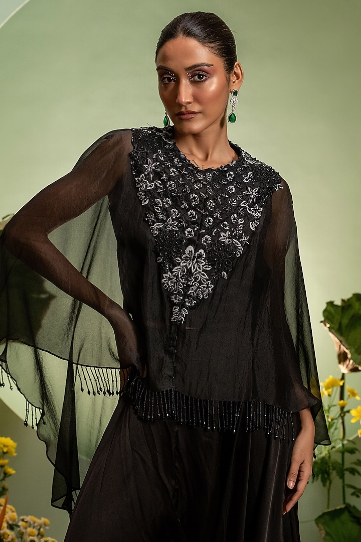 Black Organza Satin Cutdana Embroidered Cape Set by Pallavi Poddar (India) at Pernia's Pop Up Shop