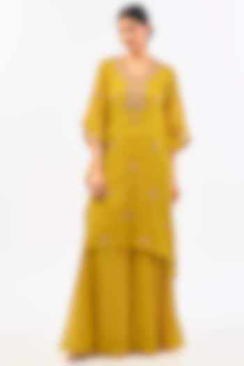 Yellow Dupion Embroidered Kaftan Set by Pallavi Poddar (India) at Pernia's Pop Up Shop