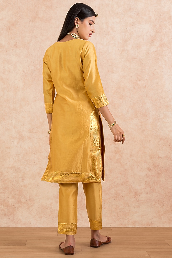 Mustard Kurta Set With Gota Work by Palak & Mehak at Pernia's Pop Up Shop