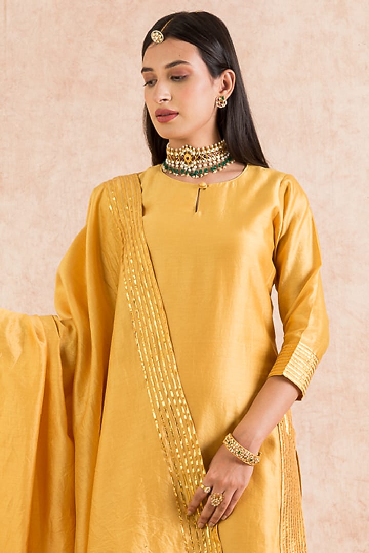 Mustard Kurta Set With Gota Work by Palak & Mehak at Pernia's Pop Up Shop