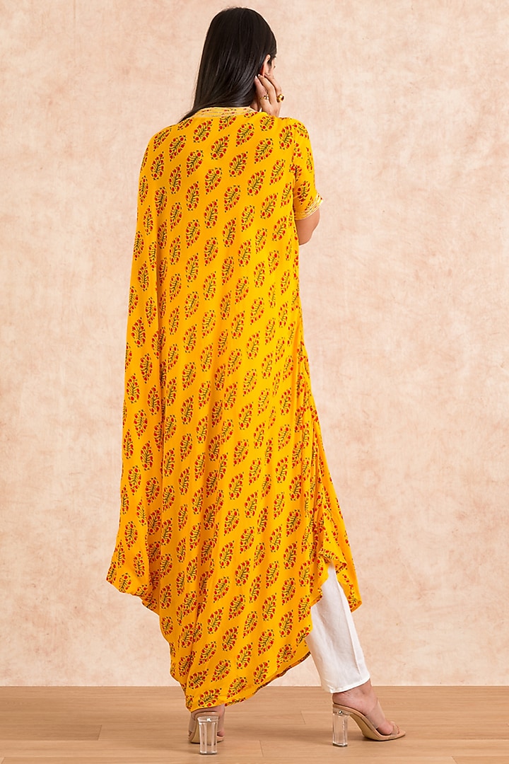 Mustard Block Printed Kurta Set by Palak & Mehak at Pernia's Pop Up Shop
