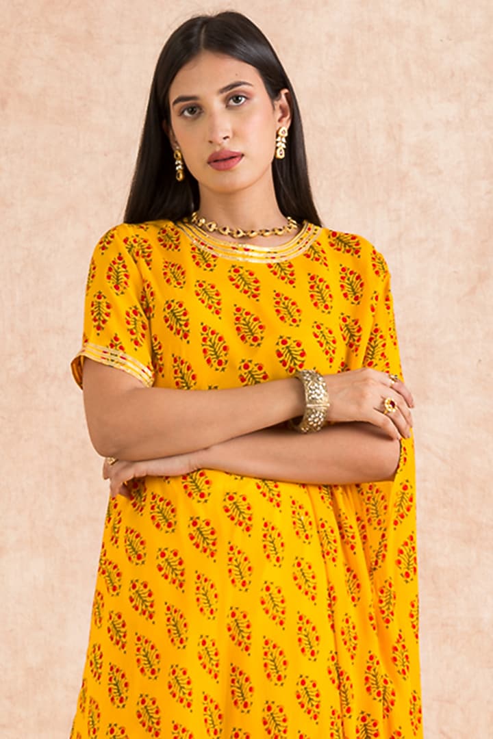 Mustard Block Printed Kurta Set by Palak & Mehak at Pernia's Pop Up Shop