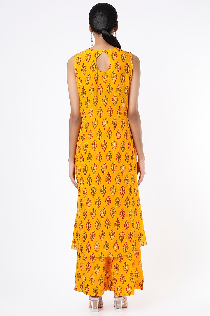 Mustard Printed Co-Ord Set by Palak & Mehak at Pernia's Pop Up Shop