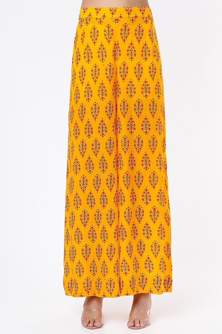 Mustard Printed Co-Ord Set by Palak & Mehak at Pernia's Pop Up Shop