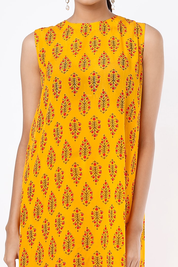 Mustard Printed Co-Ord Set by Palak & Mehak at Pernia's Pop Up Shop