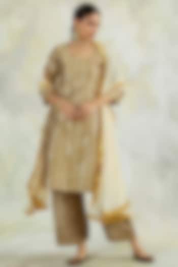 Warm Grey Hand Embroidered Kurta Set by Palak & Mehak at Pernia's Pop Up Shop