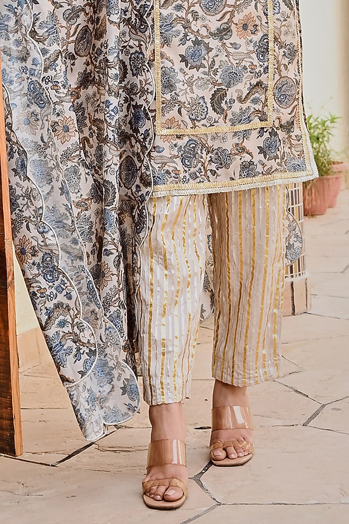 Pastel Grey Chanderi Floral Kurta Set by Palak & Mehak at Pernia's Pop Up Shop