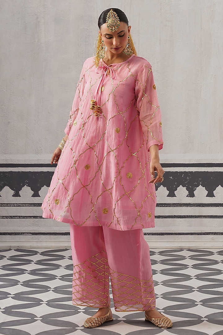 Pink Mulmul Chanderi Gota Embellished Kurta Set by Palak & Mehak at Pernia's Pop Up Shop