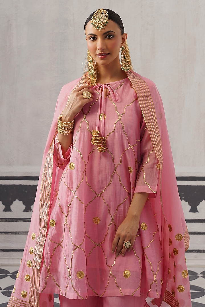 Pink Mulmul Chanderi Gota Embellished Kurta Set by Palak & Mehak at Pernia's Pop Up Shop