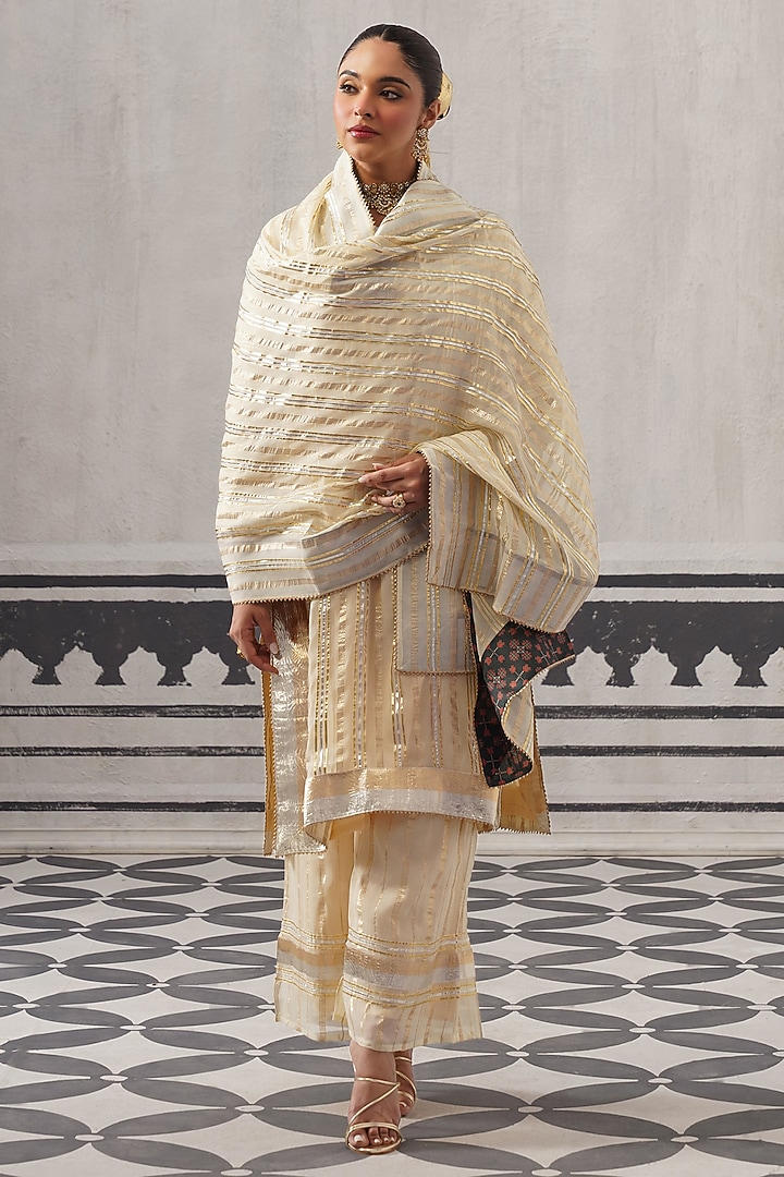 Cream Mulmul Chanderi Gota Embellished Kurta Set by Palak & Mehak at Pernia's Pop Up Shop