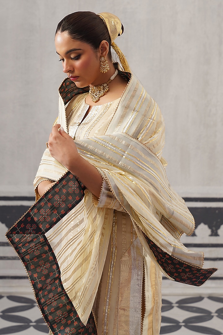 Cream Mulmul Chanderi Gota Embellished Kurta Set by Palak & Mehak at Pernia's Pop Up Shop