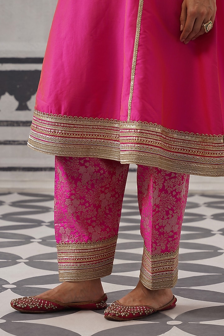 Rani Pink Mul Chanderi & Banarasi Kurta Set by Palak & Mehak at Pernia's Pop Up Shop
