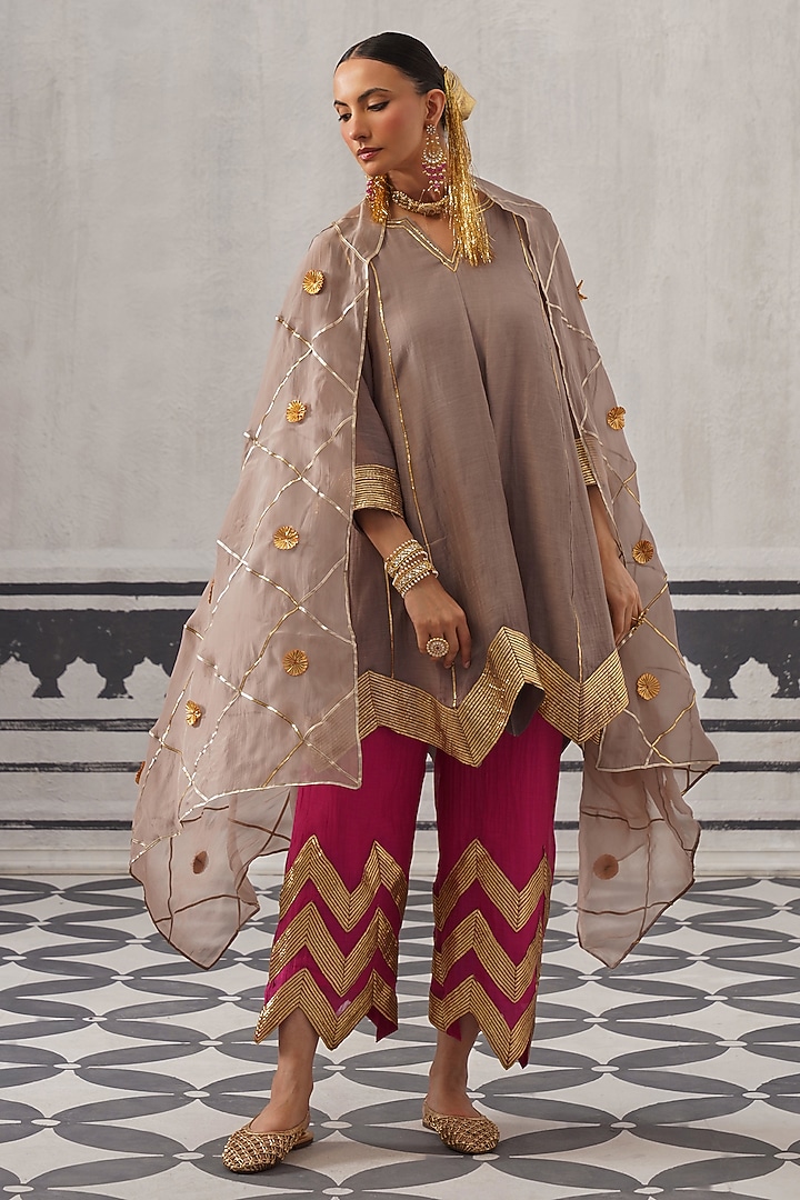 Grey & Rani Pink Mulmul Chanderi Gota Embellished Kurta Set by Palak & Mehak at Pernia's Pop Up Shop