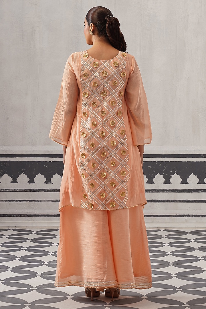 Peach Mulmul Chanderi Gota Embellished Kurta Set by Palak & Mehak at Pernia's Pop Up Shop