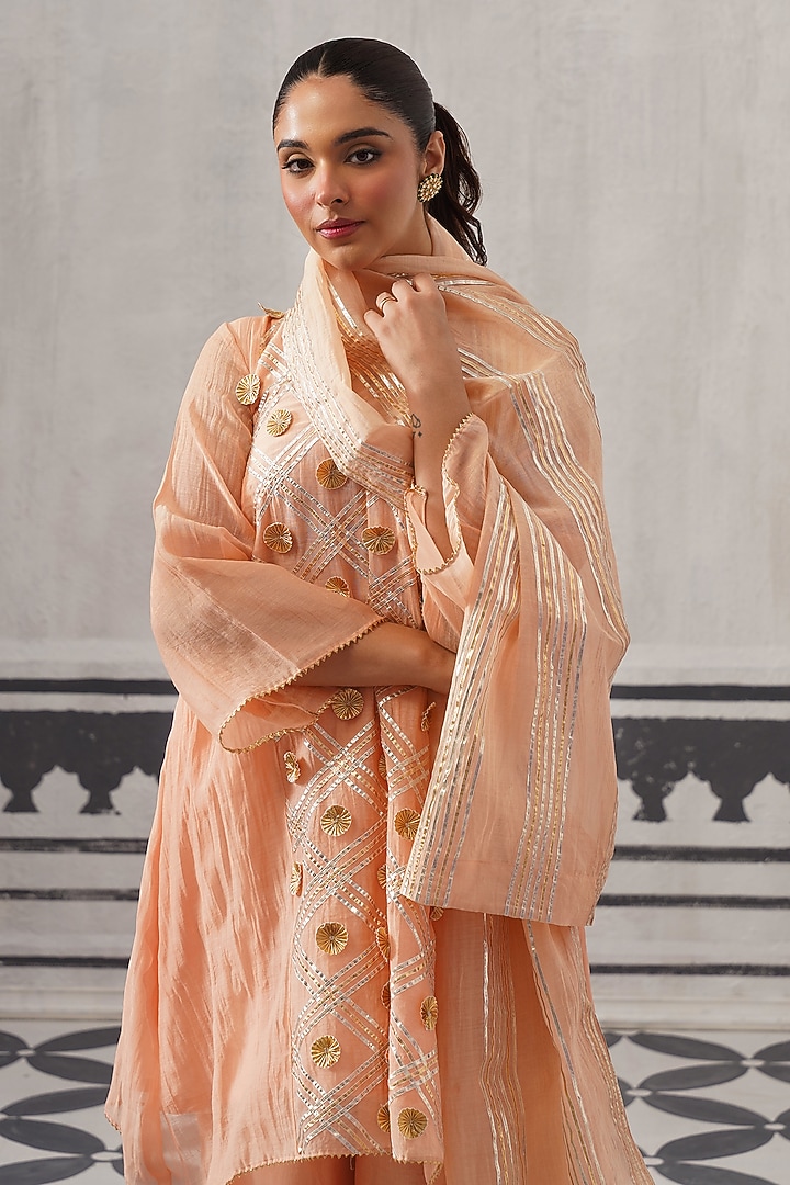 Peach Mulmul Chanderi Gota Embellished Kurta Set by Palak & Mehak at Pernia's Pop Up Shop