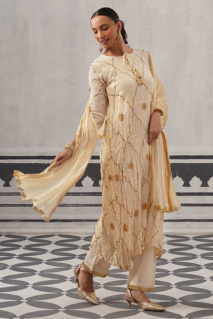 Cream Cotton Mulmul Gota Embellished Kurta Set by Palak & Mehak at Pernia's Pop Up Shop