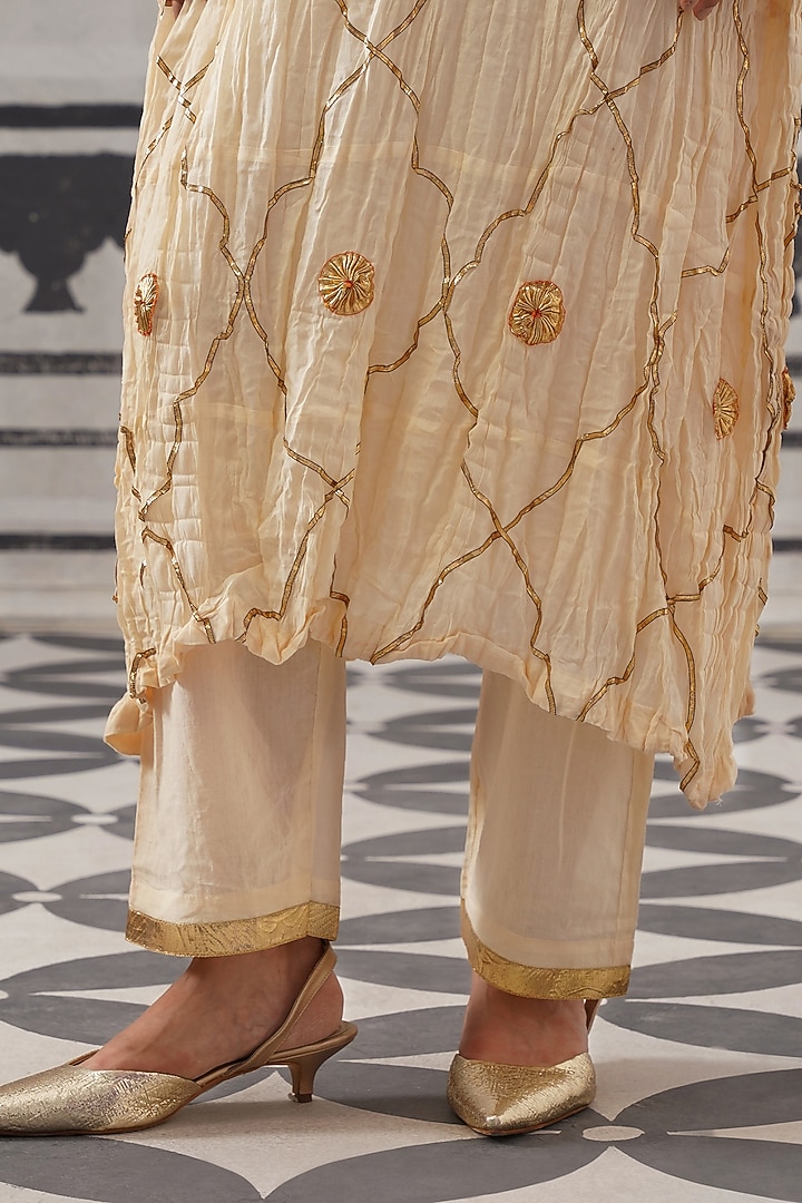 Cream Cotton Mulmul Gota Embellished Kurta Set by Palak & Mehak at Pernia's Pop Up Shop