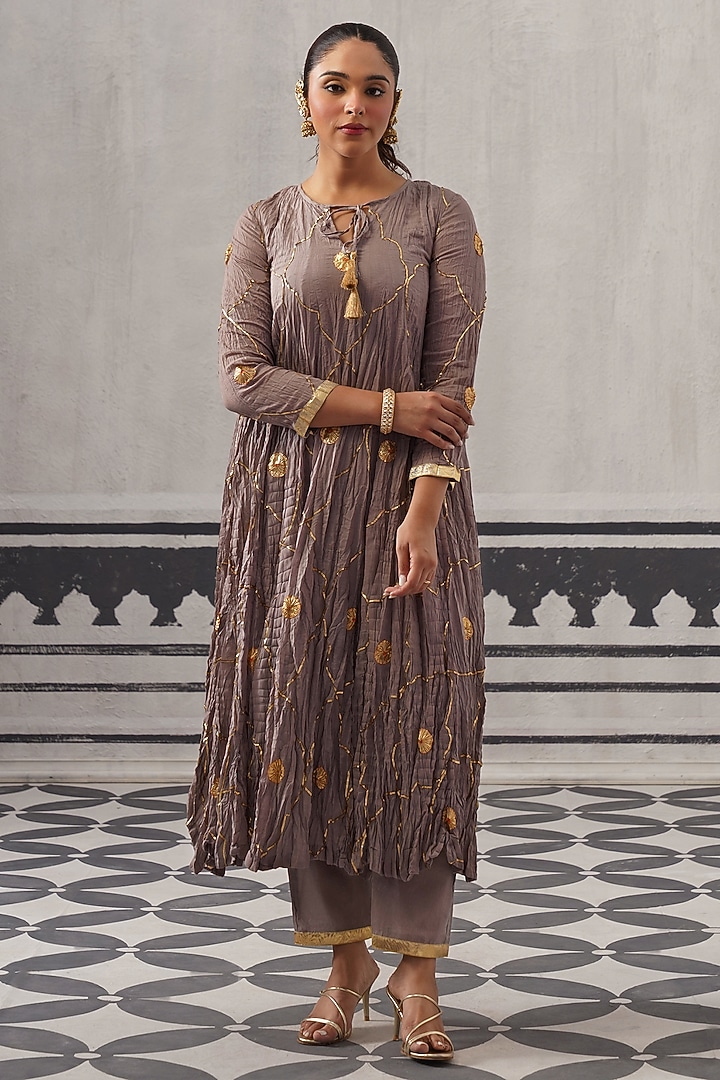 Grey Cotton Mulmul Gota Embellished Kurta Set by Palak & Mehak at Pernia's Pop Up Shop