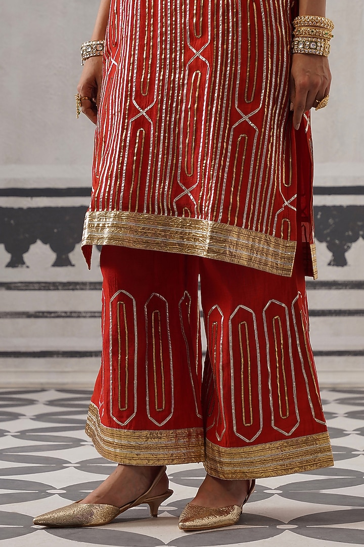 Red Mulmul Chanderi Gota Embellished Kurta Set by Palak & Mehak at Pernia's Pop Up Shop