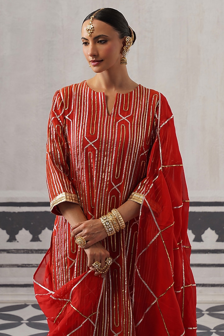 Red Mulmul Chanderi Gota Embellished Kurta Set by Palak & Mehak at Pernia's Pop Up Shop